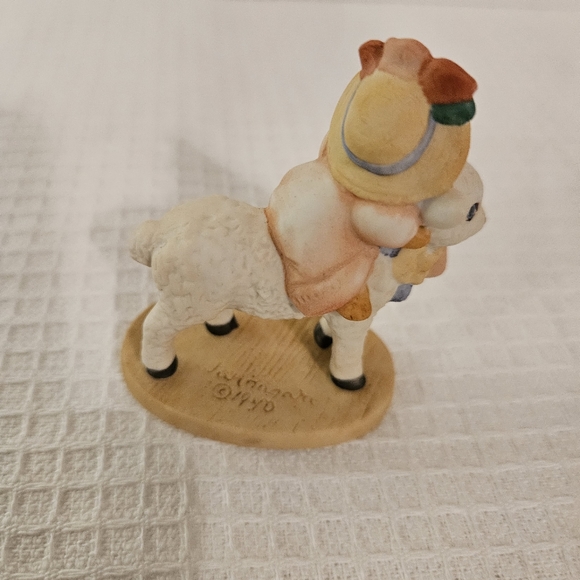 Cloud Miniature 2 1/2" tall 1991 Collectors Club ExclusivePorcelain figurine - Picture 4 of 7